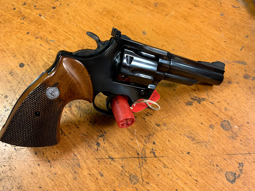 Gun Shop «Bergen Sporting Goods», reviews and photos, 649 Bergen Blvd, Ridgefield, NJ 07657, USA