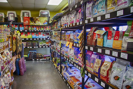 Pet Supply Store «Our Pet World», reviews and photos, 380 Semoran Commerce Pl, Apopka, FL 32703, USA