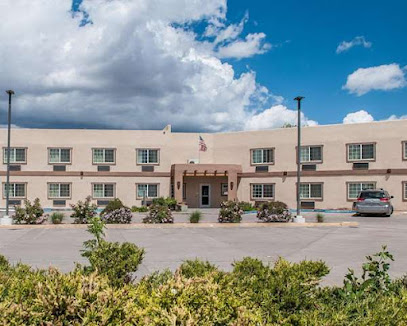 Econo Lodge Inn & Suites