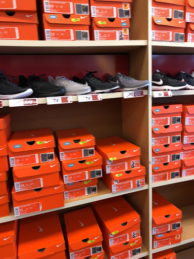 Shoe Store «Famous Footwear», reviews and photos, 975 I-30 Frontage Rd, Rockwall, TX 75087, USA