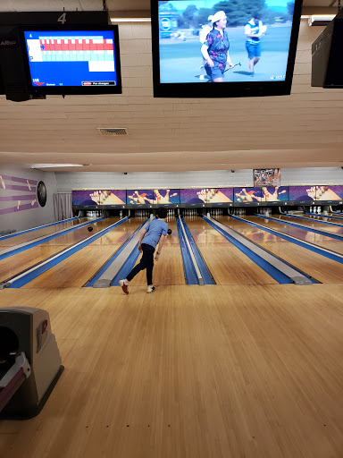 Bowling Alley «Bowlway Lanes», reviews and photos, 810 Villa St, Elgin, IL 60120, USA