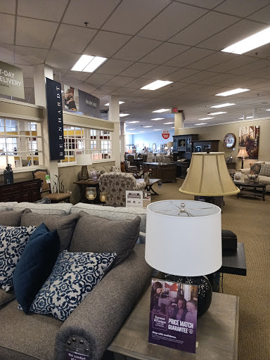 Furniture Store «Raymour & Flanigan Furniture and Mattress Store», reviews and photos, 985 Bethlehem Pike, Montgomeryville, PA 18936, USA
