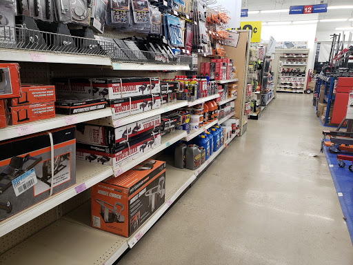 Hardware Store «Harbor Freight Tools», reviews and photos, 1640 75th St, Downers Grove, IL 60516, USA