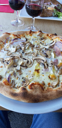 Pizza du Restaurant La Marina à Port-en-Bessin-Huppain - n°5