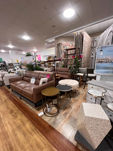 Home Goods Store «Tuesday Morning», reviews and photos, 911 Lithia Pinecrest Rd, Brandon, FL 33511, USA