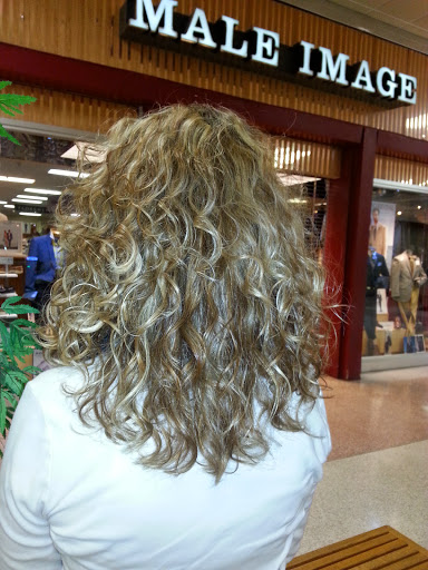 Beauty Salon «Hair Gallery & Nail Salon», reviews and photos, 1707 Knox McRae Dr, Titusville, FL 32780, USA