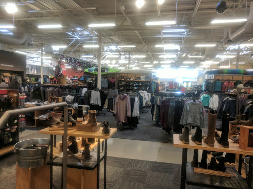 Camping Store «REI», reviews and photos, 2643 Edmondson Rd, Cincinnati, OH 45209, USA