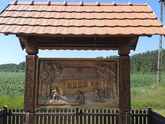 Értékelések erről a helyről: Aranyszegi tanyasi iskola emlékműve, Hajdúszoboszló - Parkoló