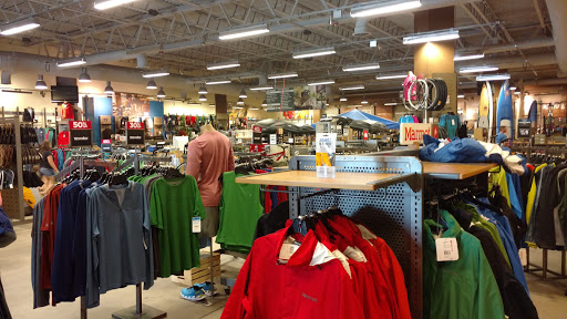 Outdoor Sports Store «Eastern Mountain Sports», reviews and photos, 1701 Niagara Falls Blvd #300, Amherst, NY 14228, USA