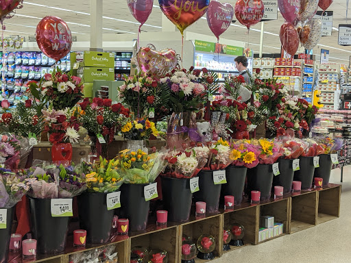 Shopping Mall «Aquidneck Shopping Centre», reviews and photos, 77 E Main Rd, Middletown, RI 02842, USA