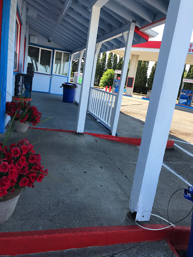 Convenience Store «Stop N Shop», reviews and photos, 41604 264th Ave SE, Enumclaw, WA 98022, USA