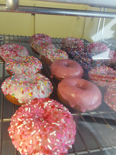 Donut Shop «Upland Donuts», reviews and photos, 1627 N Mountain Ave, Upland, CA 91784, USA