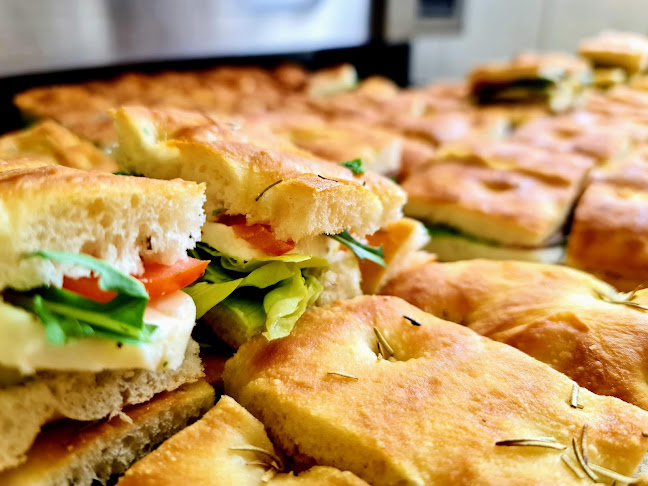 Sandwich, Pasticceria,Cucina Italiana, Caffetteria. - Restaurant