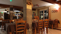 Atmosphère du Restaurant français Auberge du Bougnat à Saint-Victor-la-Rivière - n°10