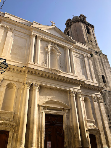 Église catholique Saint-Julien à Arles