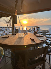 Atmosphère du Restaurant méditerranéen L'Estuaire Plage à Le Grau-du-Roi - n°2