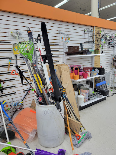 Thrift Store «B-thrifty - The Super Thrift Store», reviews and photos, 13412 Jefferson Davis Hwy, Woodbridge, VA 22191, USA