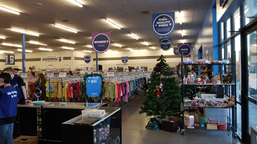 Thrift Store «Higley & Queen Creek Goodwill Retail Store & Donation Center», reviews and photos, 4570 S Higley Rd, Gilbert, AZ 85297, USA