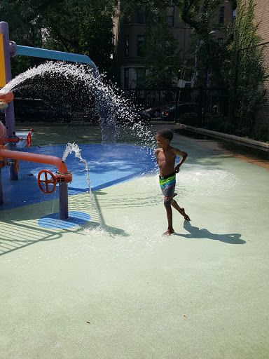 Park «Adams Playground Park», reviews and photos, 1919 N Seminary Ave, Chicago, IL 60614, USA