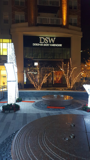 Shoe Store «DSW Designer Shoe Warehouse», reviews and photos, 1301 S Joyce St, Arlington, VA 22202, USA