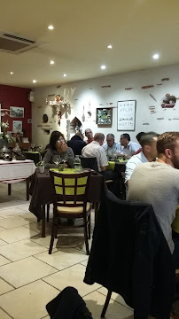 Atmosphère du Restaurant L'Oustal à Villeneuve-sur-Lot - n°10