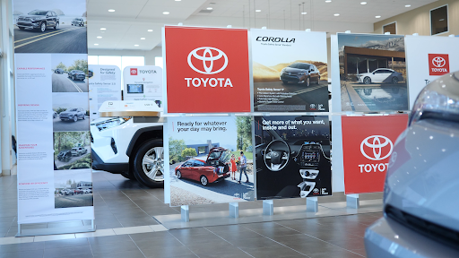 Toyota Dealer «Hendrick Toyota of Wilmington», reviews and photos, 5640 Market St, Wilmington, NC 28405, USA