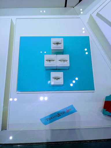 Jewelry Store «Tiffany & Co.», reviews and photos, 1151 Galleria Blvd, Roseville, CA 95678, USA