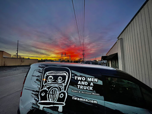 Moving and Storage Service «Two Men and a Truck», reviews and photos, 5328 Bardstown Rd, Louisville, KY 40291, USA