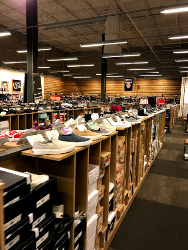 Shoe Store «DSW Designer Shoe Warehouse», reviews and photos, 300 Commons Way, Bridgewater, NJ 08807, USA