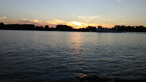 Tobacco Shop «Marina Pointe Tobacco Outlet», reviews and photos, 1827 Waterworks Rd, Evansville, IN 47713, USA