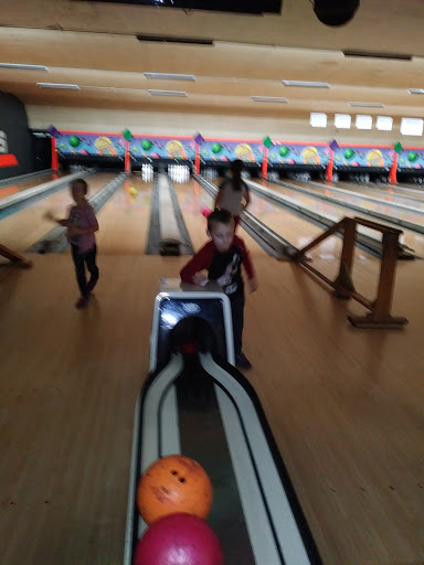 Shopping Mall «Eastgate Shopping Center», reviews and photos, 1610 2nd St, Henderson, KY 42420, USA