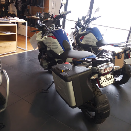 BMW Motorcycle Dealer «BMW Motorcycles Southeast Michigan», reviews and photos, 14855 Sheldon Rd, Plymouth, MI 48170, USA