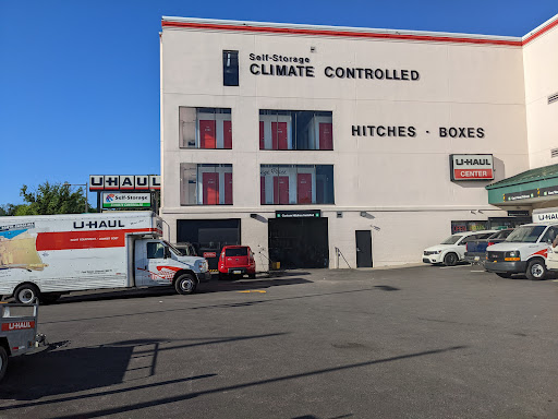 Truck Rental Agency «U-Haul Moving & Storage at Roosevelt Blvd», reviews and photos, 7750 Roosevelt Blvd, Philadelphia, PA 19152, USA
