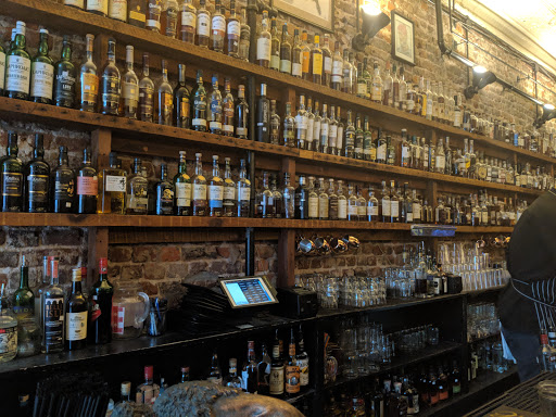 Shopping Mall «Barracks Rd Shopping Center», reviews and photos, 1117 Emmet St N, Charlottesville, VA 22903, USA