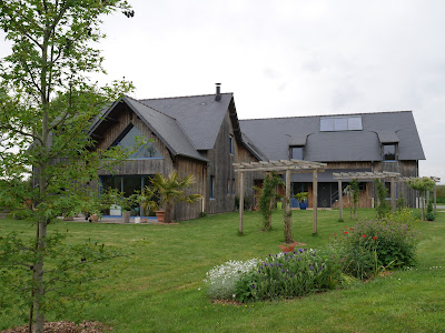 Abeille des onze écluses (miels et chambres d'hôtes) à Hédé-Bazouges