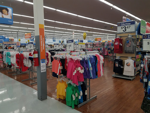 Department Store «Walmart Supercenter», reviews and photos, 150 Smith Rd, St Charles, IL 60174, USA