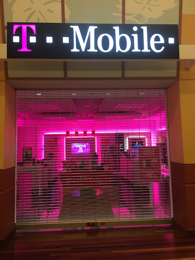 Cell Phone Store «T-Mobile», reviews and photos, 3000 Grapevine Mills Pkwy #105, Grapevine, TX • 76051-2011, USA
