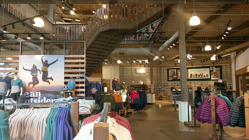 Clothing Store «L.L. Bean», reviews and photos, 340 Legacy Pl, Dedham, MA 02026, USA