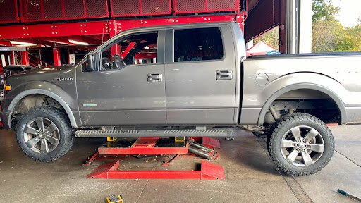 Tire Shop «Discount Tire Store - Tigard, OR», reviews and photos, 11462 SW Pacific Hwy, Tigard, OR 97223, USA