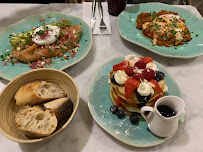 Pancake du Restaurant servant le petit-déjeuner AZUR CAFÉ BRUNCH & COFFEE CHAMPS-ELYSÉES à Paris - n°15