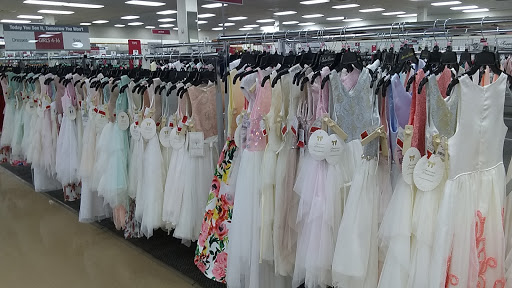 Clothing Store «Burlington Coat Factory», reviews and photos, 233 Broad St, Bridgewater, MA 02324, USA