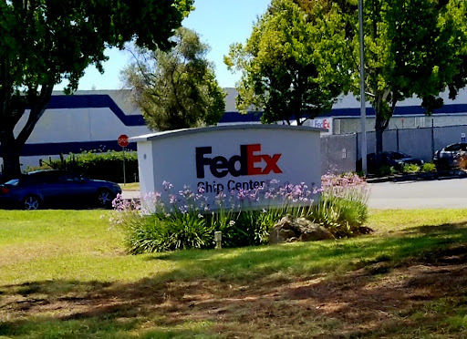 FedEx Ship Center