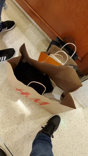 Clothing Store «H&M», reviews and photos, 4200 Conroy Rd, Orlando, FL 32839, USA