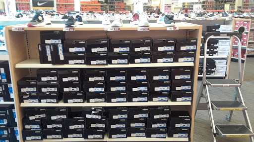 Shoe Store «Famous Footwear», reviews and photos, 2800 Campus Pkwy, Riverside, CA 92507, USA