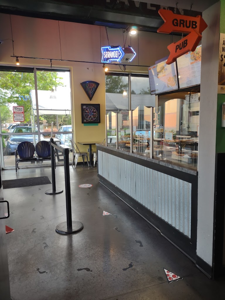 Schmizza Pub & Grub 97124