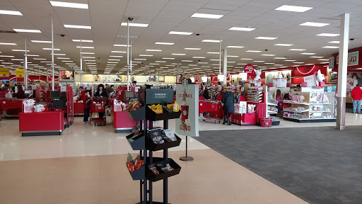 Department Store «Target», reviews and photos, 100 Upland Square Dr, Pottstown, PA 19464, USA