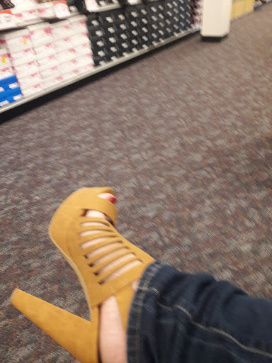 Shoe Store «Shoe Carnival», reviews and photos, 511 S Plano Rd, Richardson, TX 75081, USA