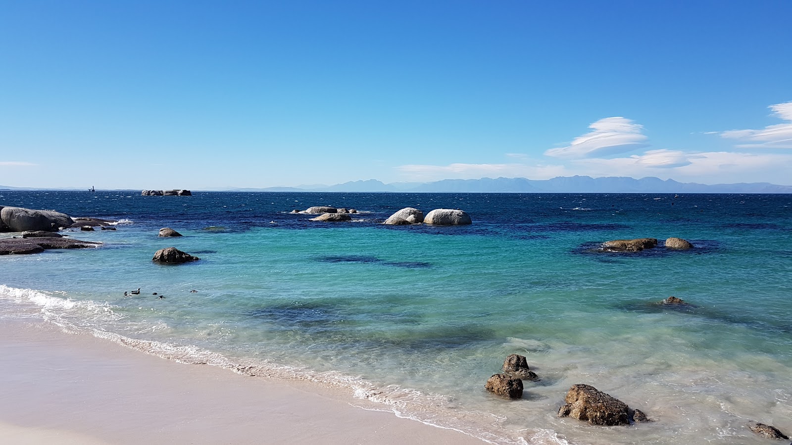 Fotografija Boulderska plaža z majhen zaliv