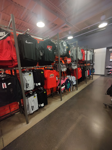 Clothing Store «Nike Factory Store», reviews and photos, 1475 N Burkhart Rd Suite C-200, Howell, MI 48855, USA