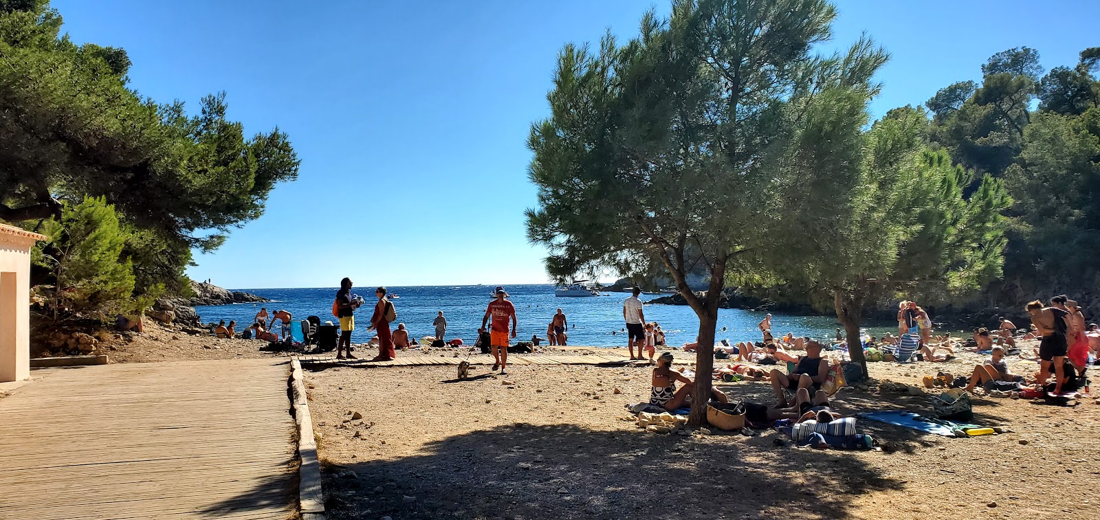 Fotografie cu Calanque De Port D'Alon cu nivelul de curățenie înalt